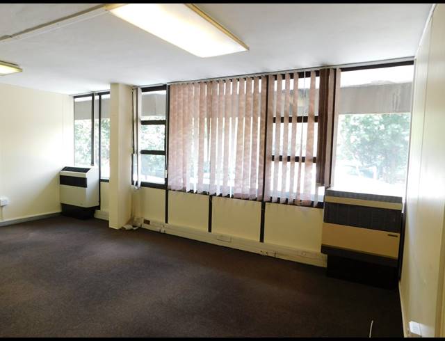 127M² OFFICE TO LET IN FERNDALE